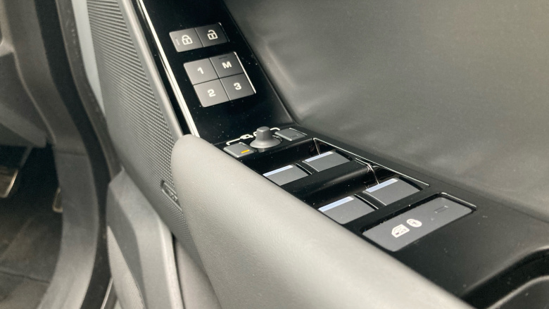 Land Rover Range Rover Velar 2.0 D200 MHEV Dynamic HSE 5dr Auto Diesel Estate